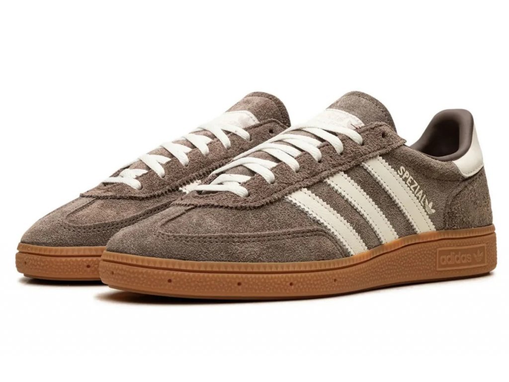 Detailní pohled na zpracování Adidas Handball Spezial Earth Strata Gum